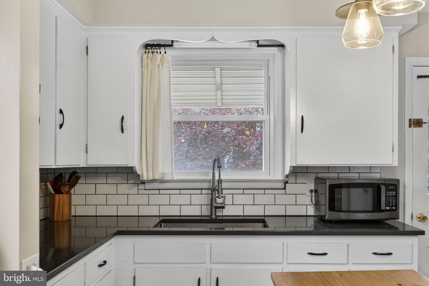 105 W Oates Avenue photo 8