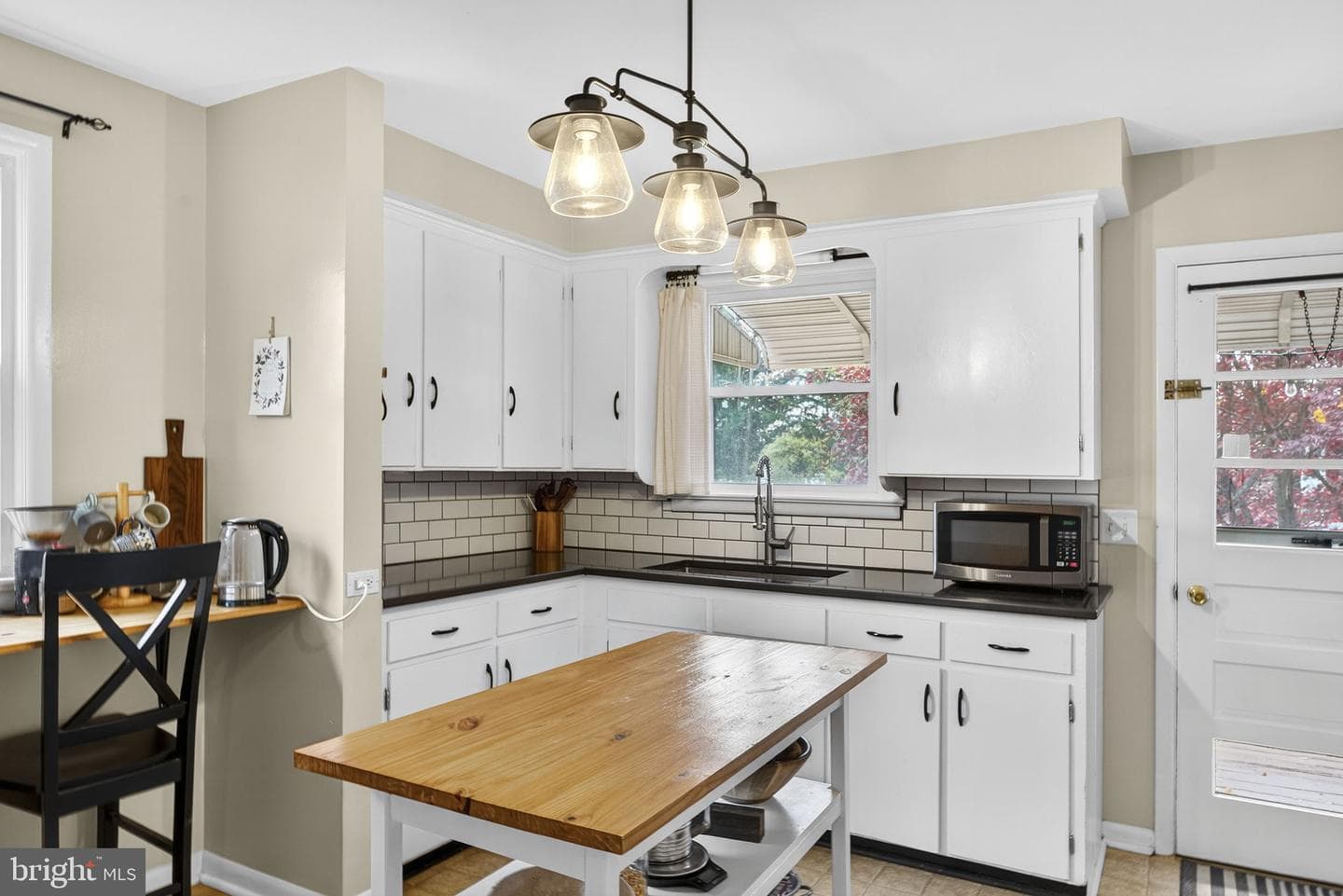 105 W Oates Avenue photo 9