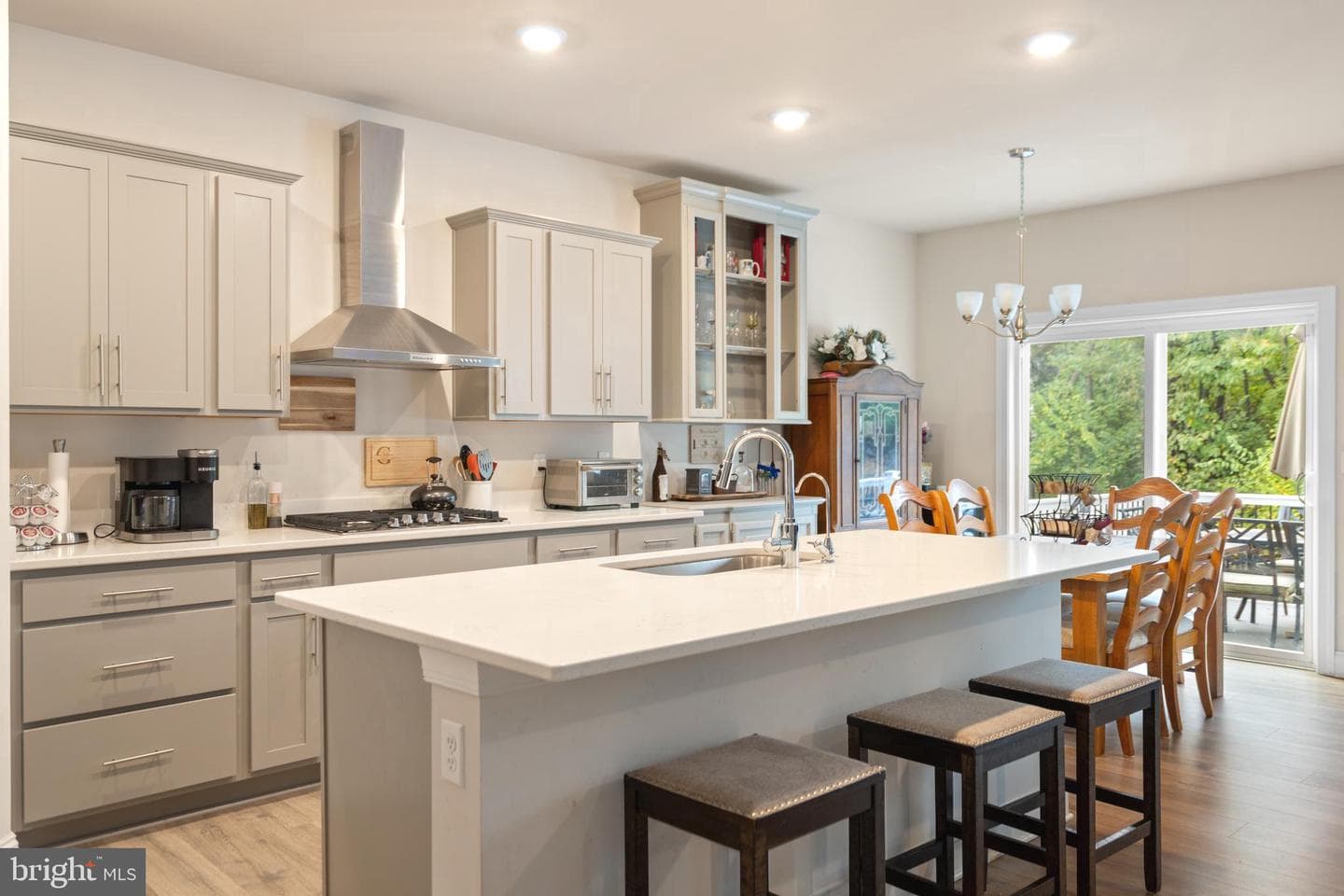 681 Hillman Drive photo 4
