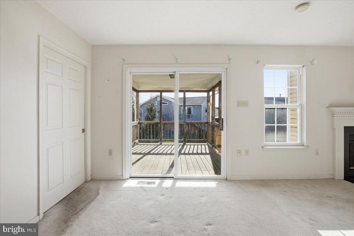 309 W Tevis Street photo 12