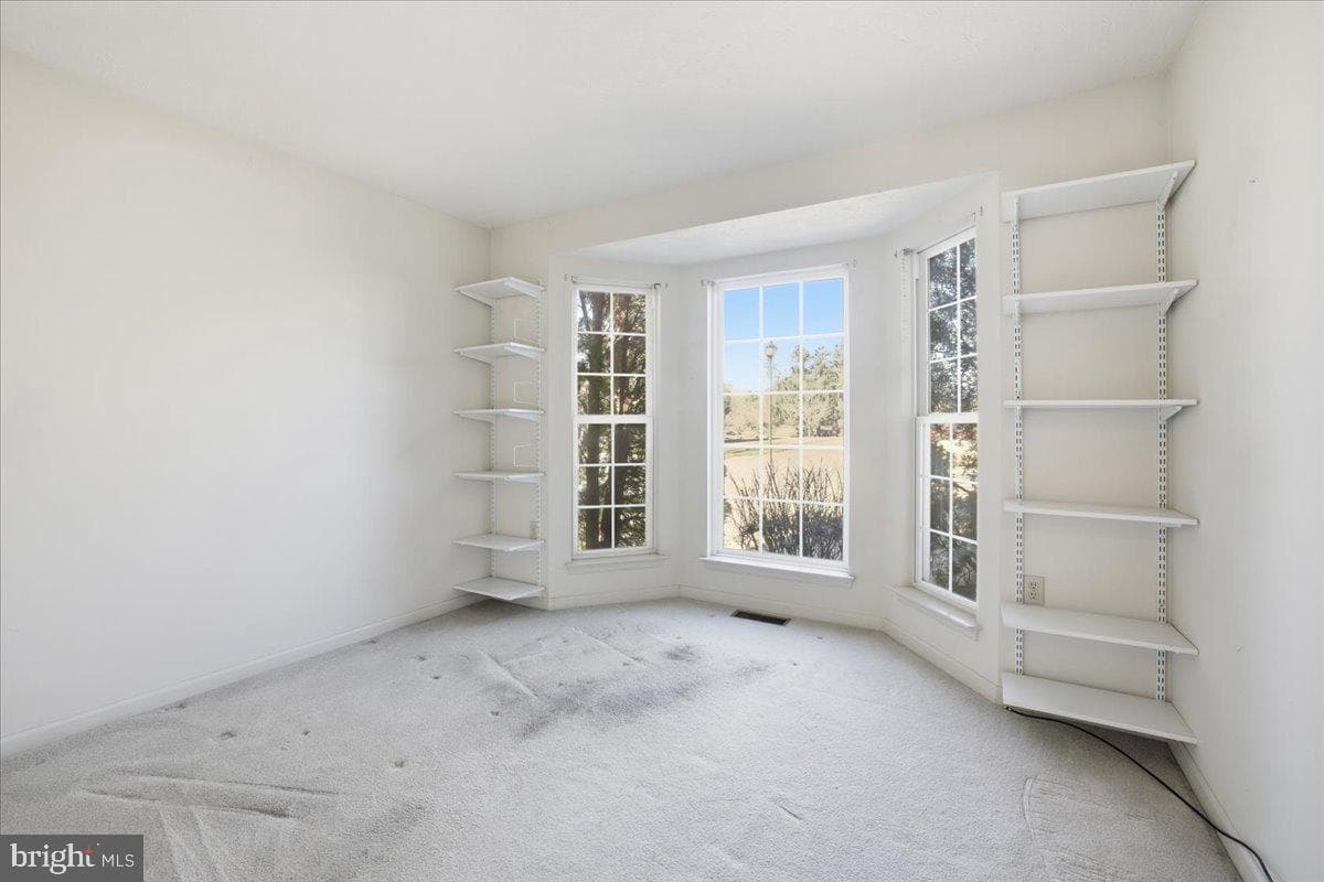 309 W Tevis Street photo 13