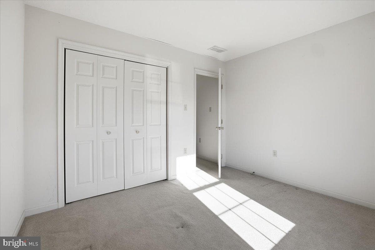 309 W Tevis Street photo 16
