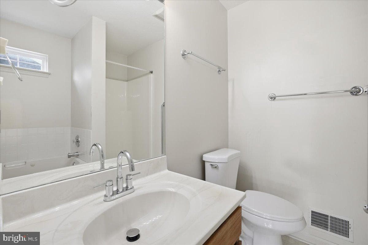 309 W Tevis Street photo 18