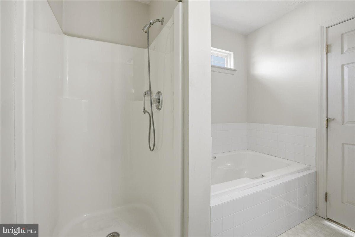309 W Tevis Street photo 19