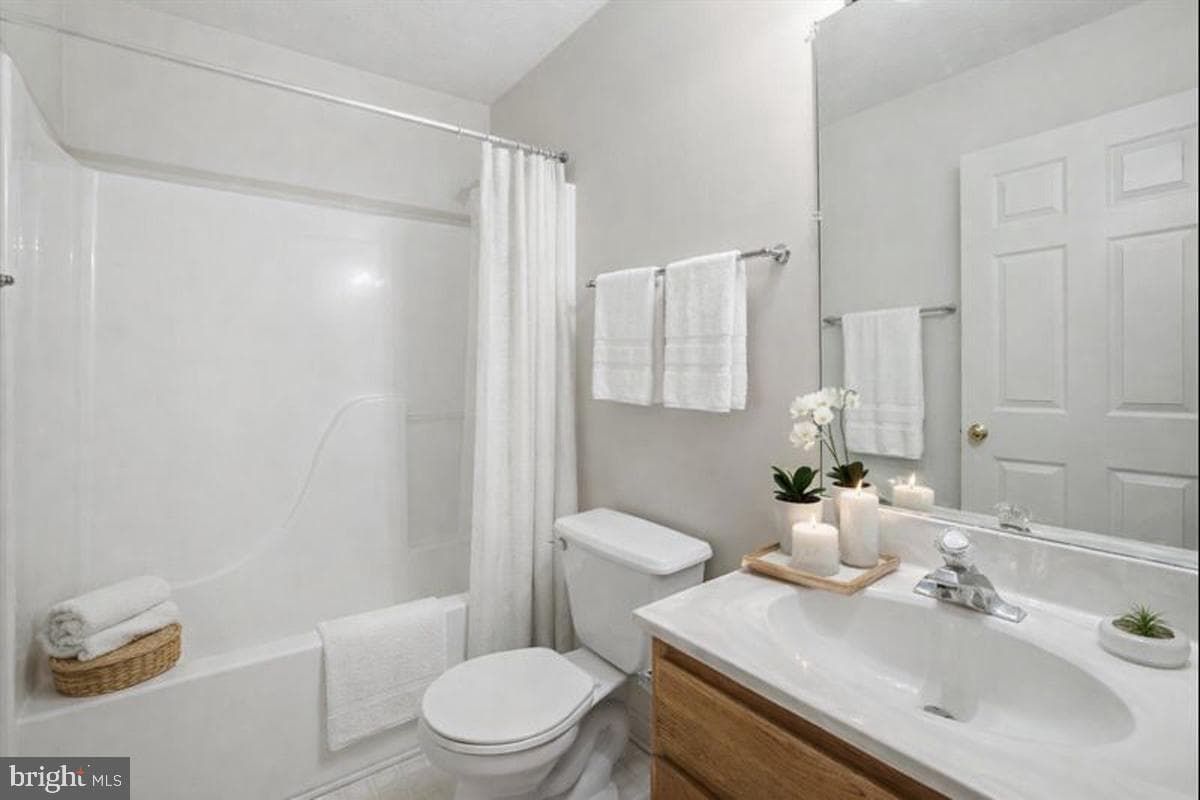 309 W Tevis Street photo 6