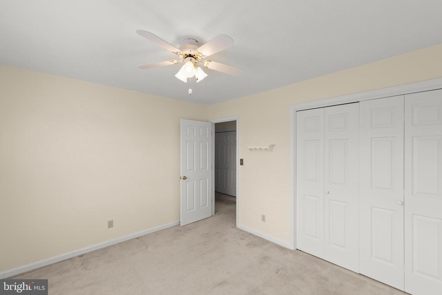 2116 Stoneleigh Drive photo 19