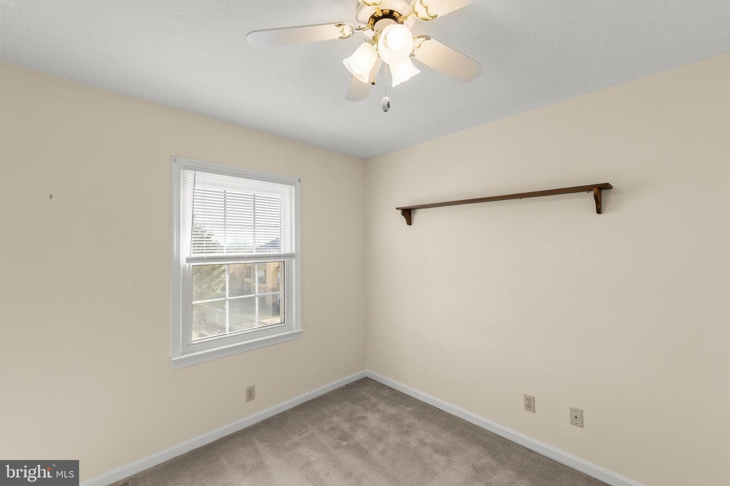 2116 Stoneleigh Drive photo 20