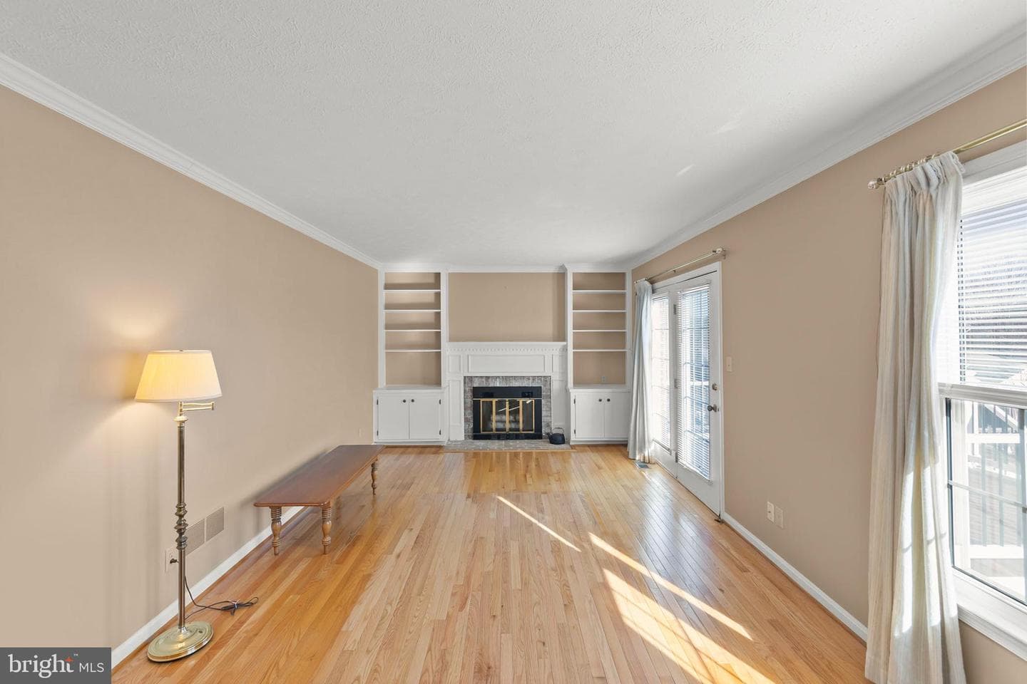 2116 Stoneleigh Drive photo 4