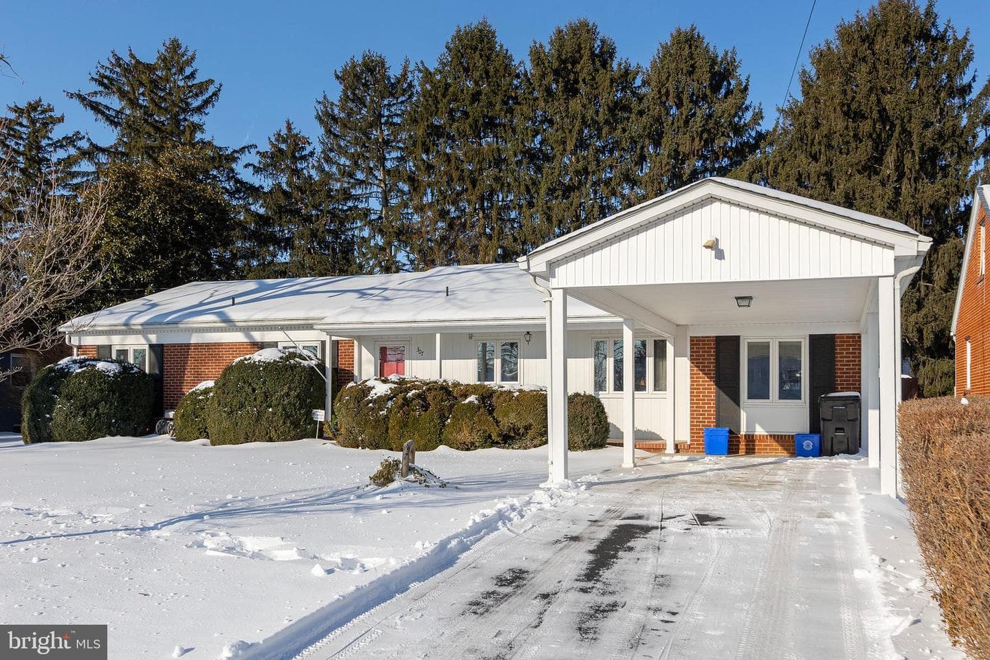 307 Fox Drive photo 2