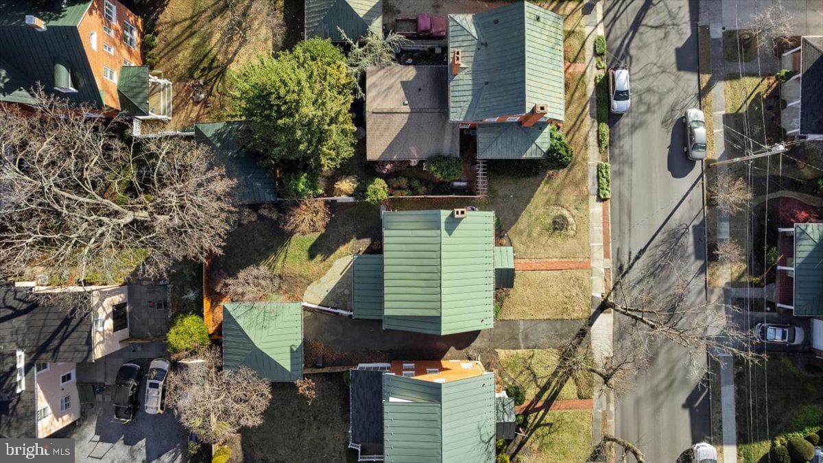 330 W Cecil Street photo 10