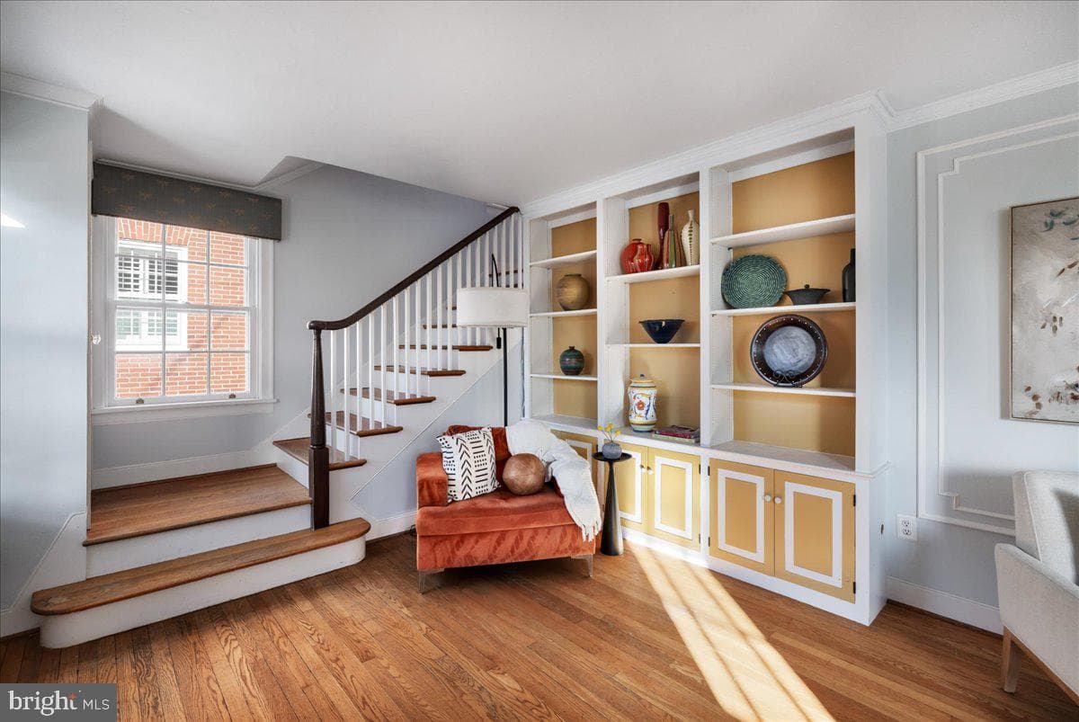 330 W Cecil Street photo 15