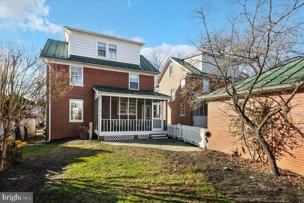 330 W Cecil Street photo 41