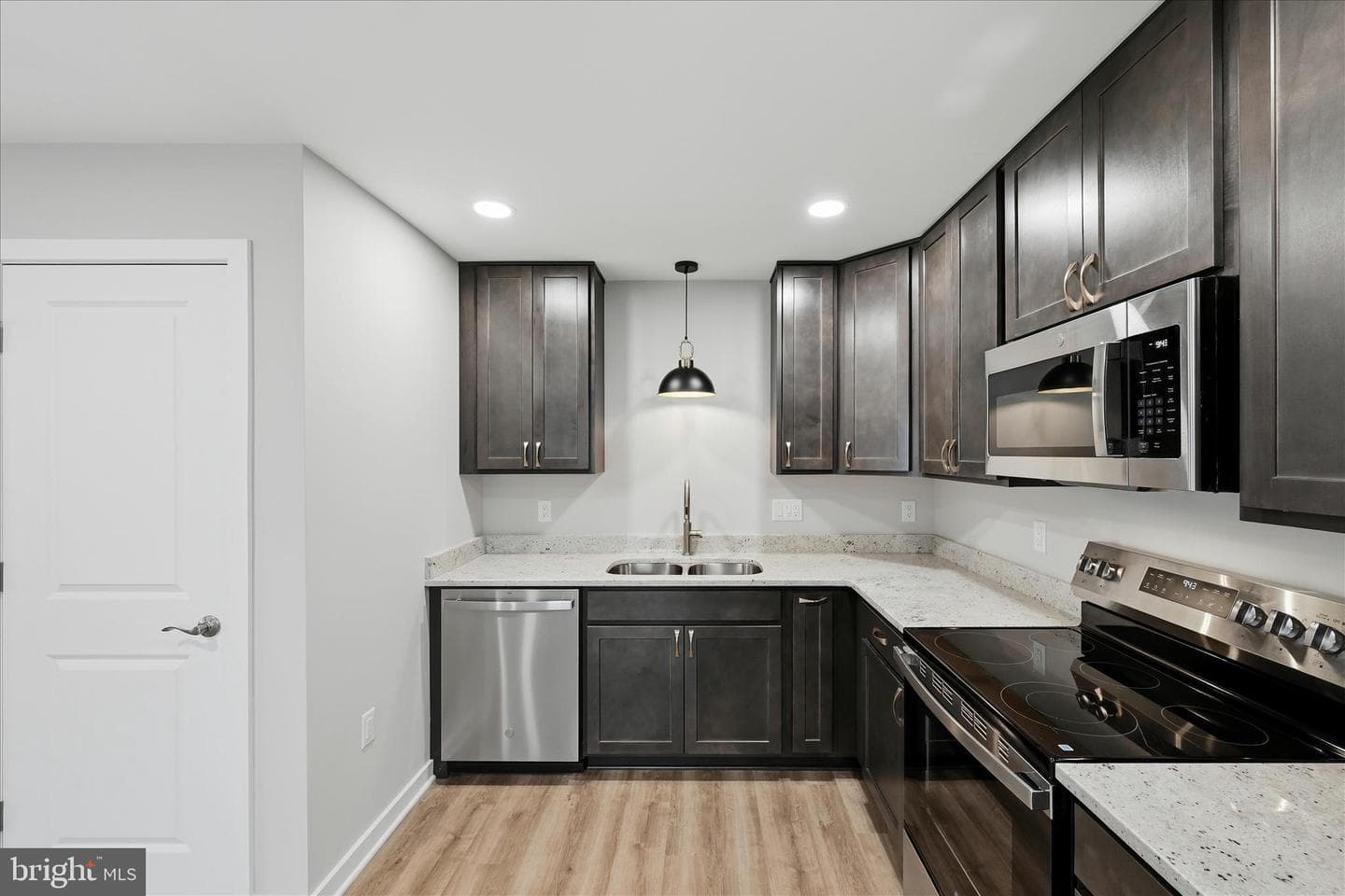 217 Myrtle Avenue photo 20
