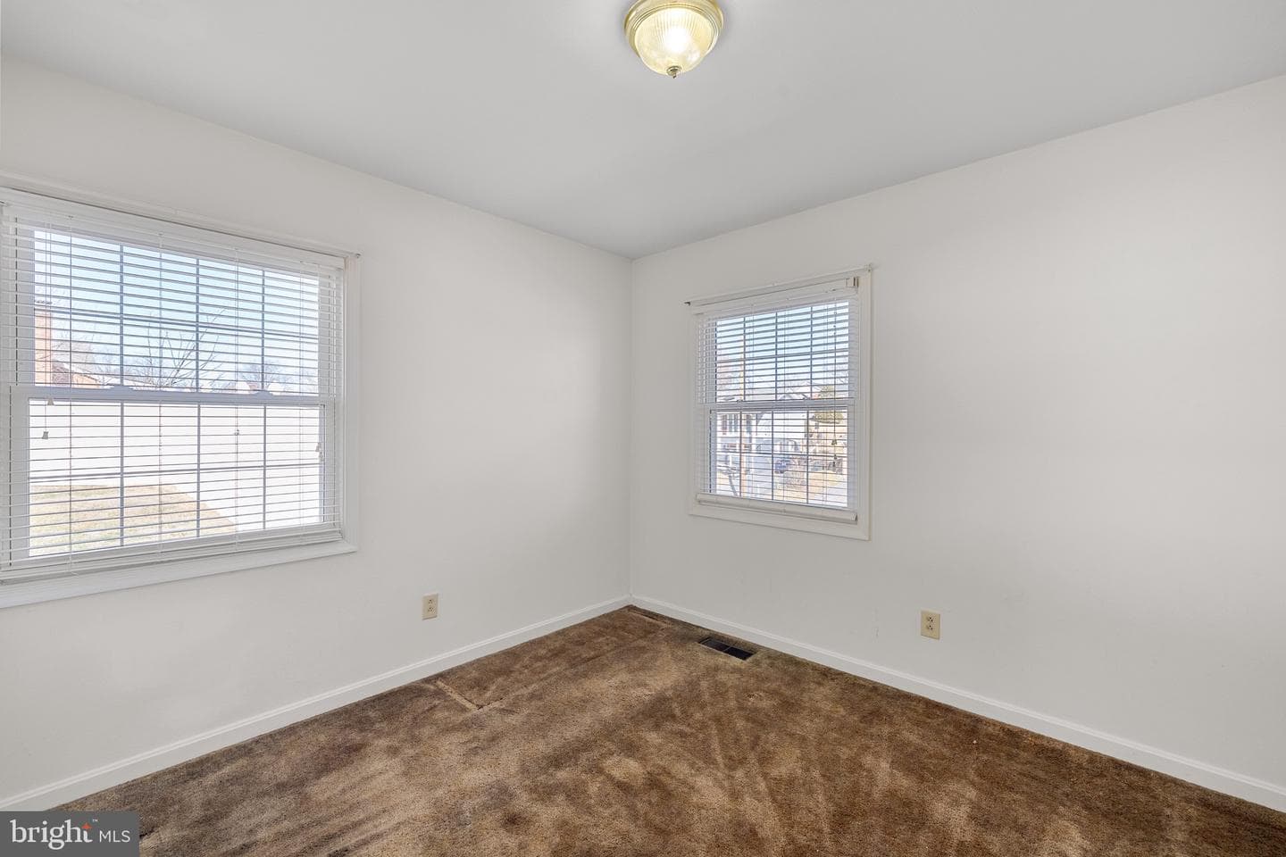 945 Allen Drive photo 25