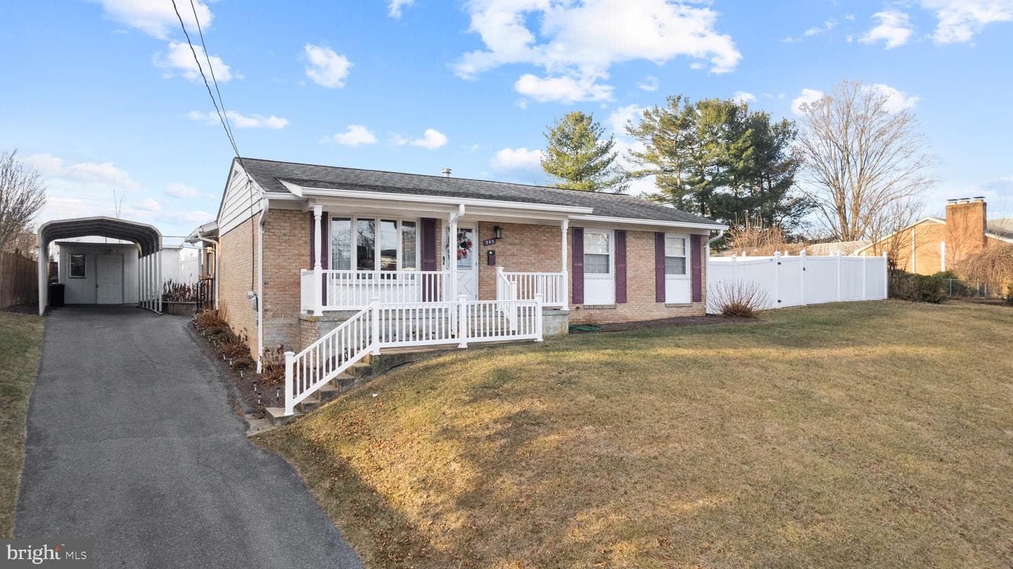 945 Allen Drive photo 3
