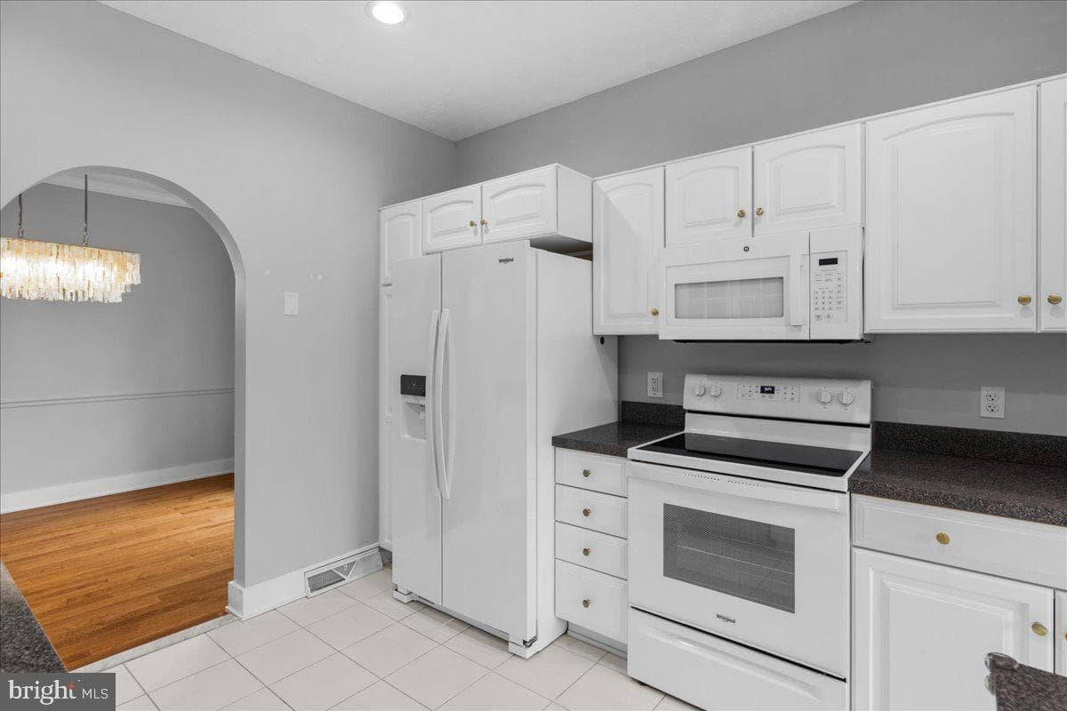 832 Winder Court photo 13