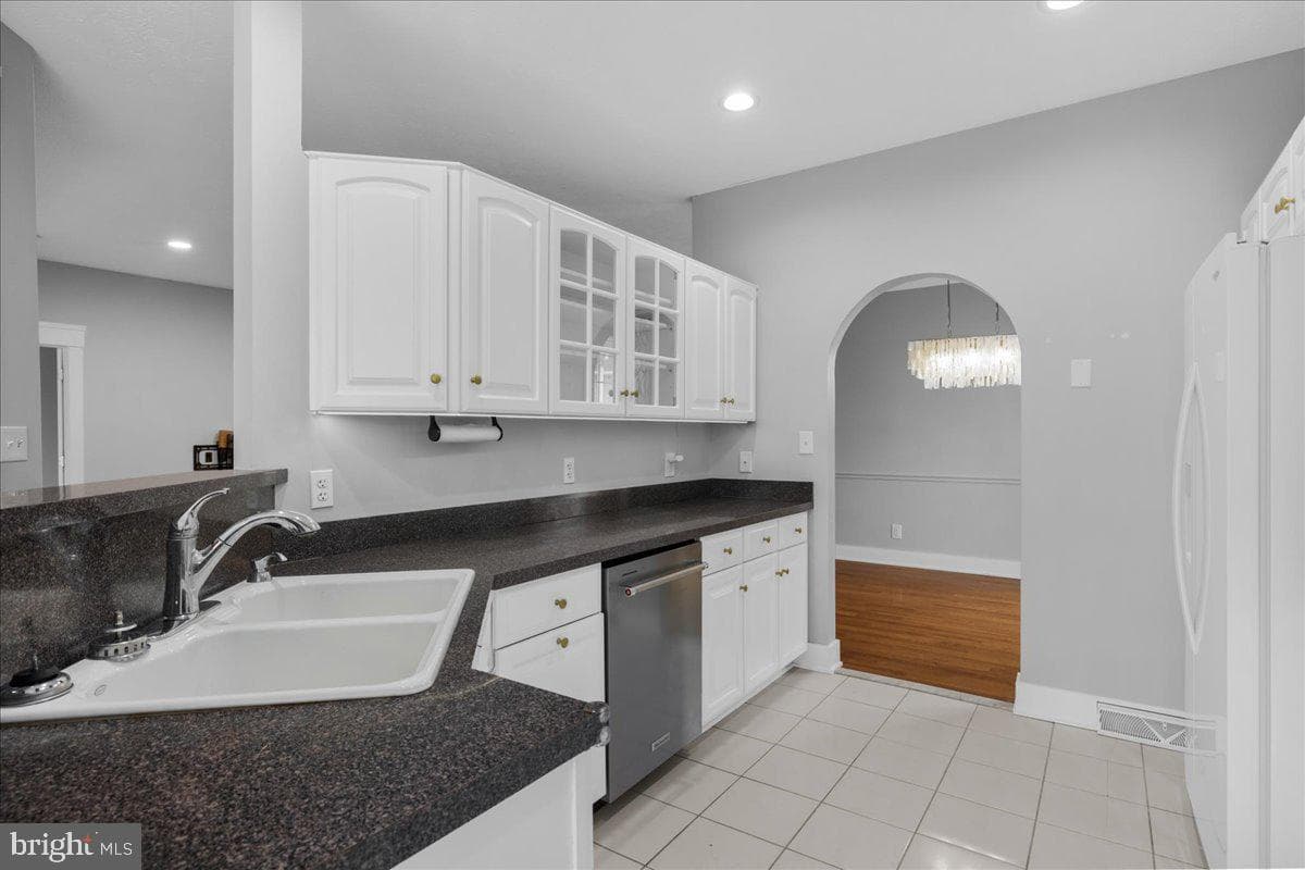 832 Winder Court photo 14