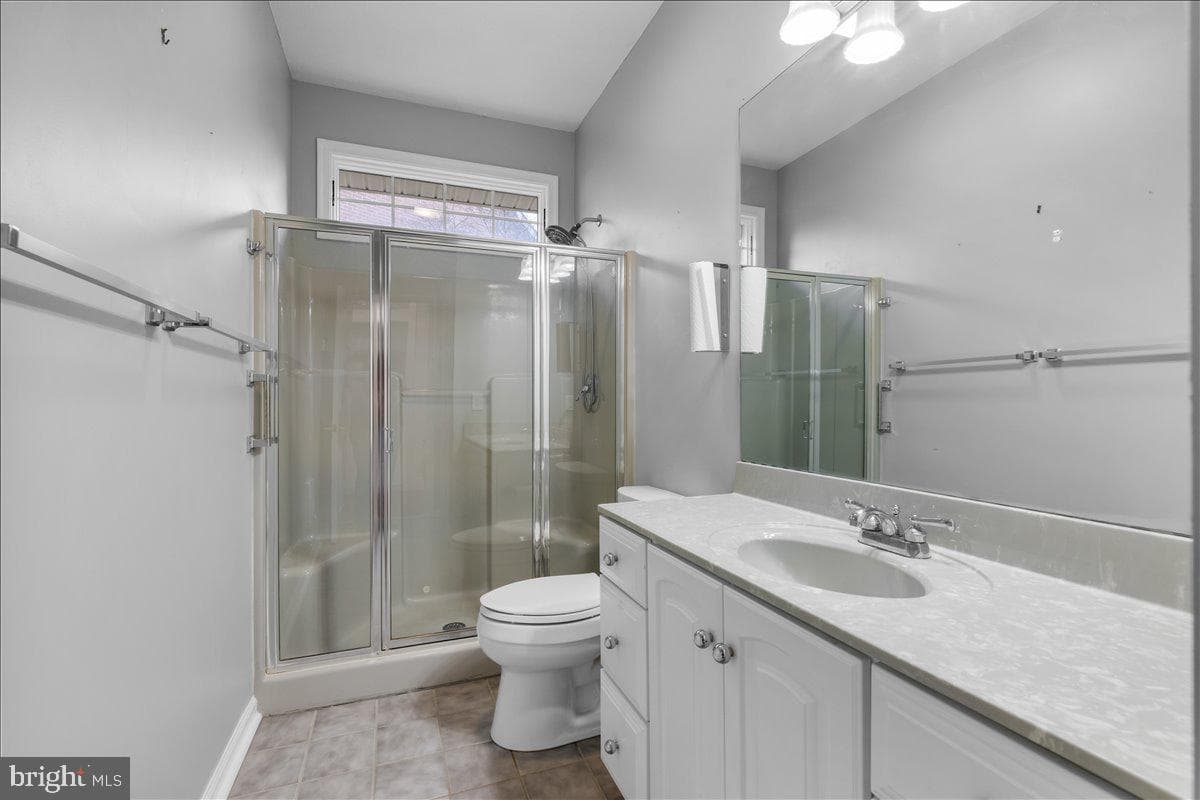 832 Winder Court photo 27