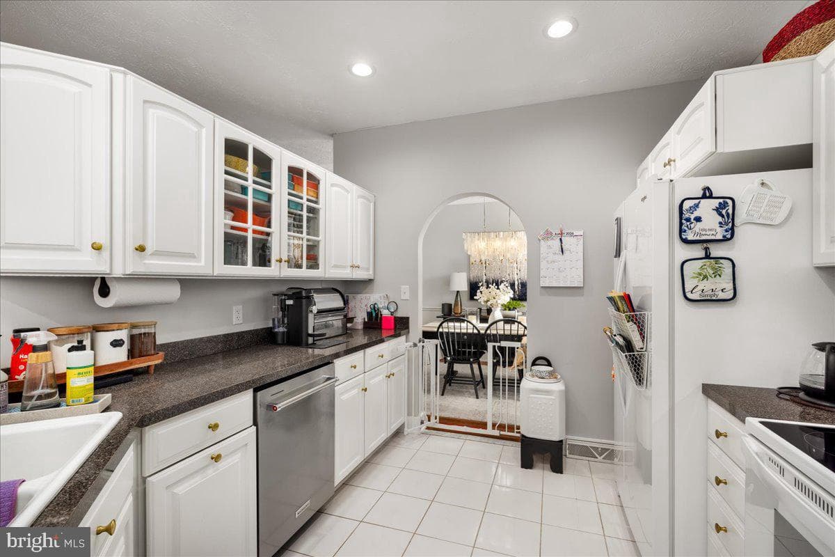 832 Winder Court photo 37