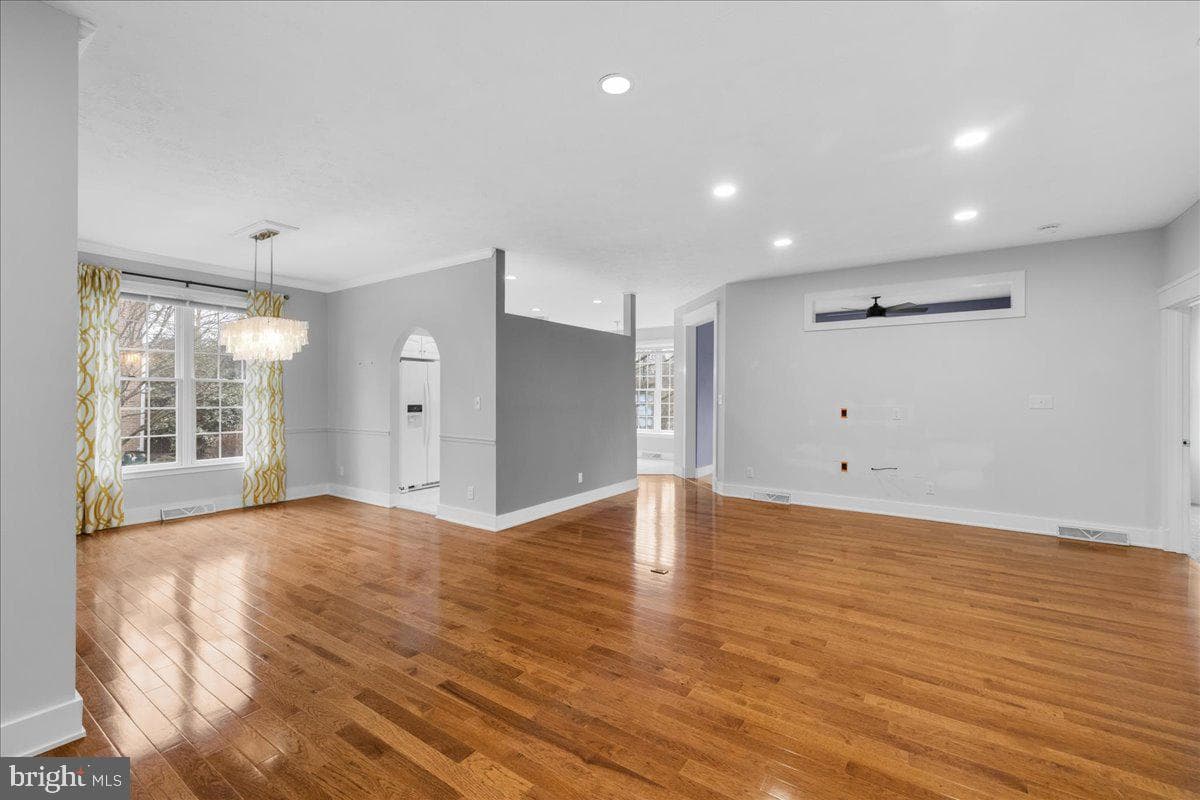 832 Winder Court photo 5