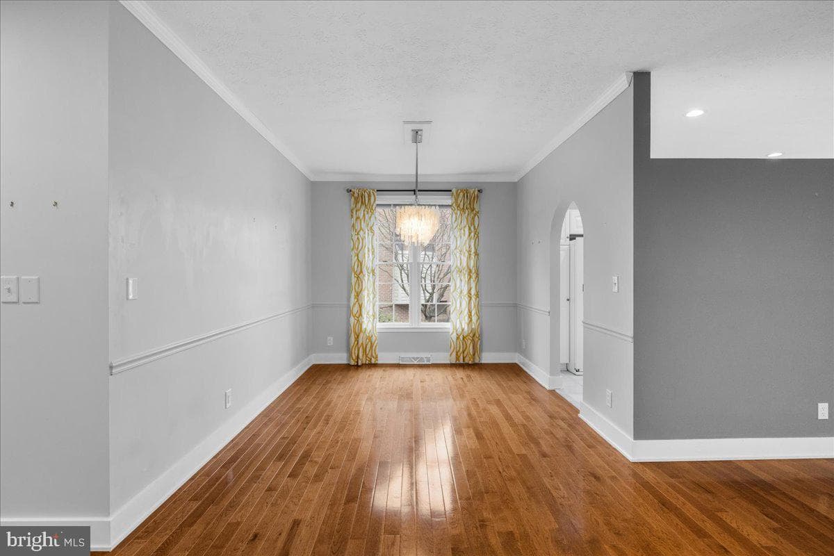 832 Winder Court photo 7