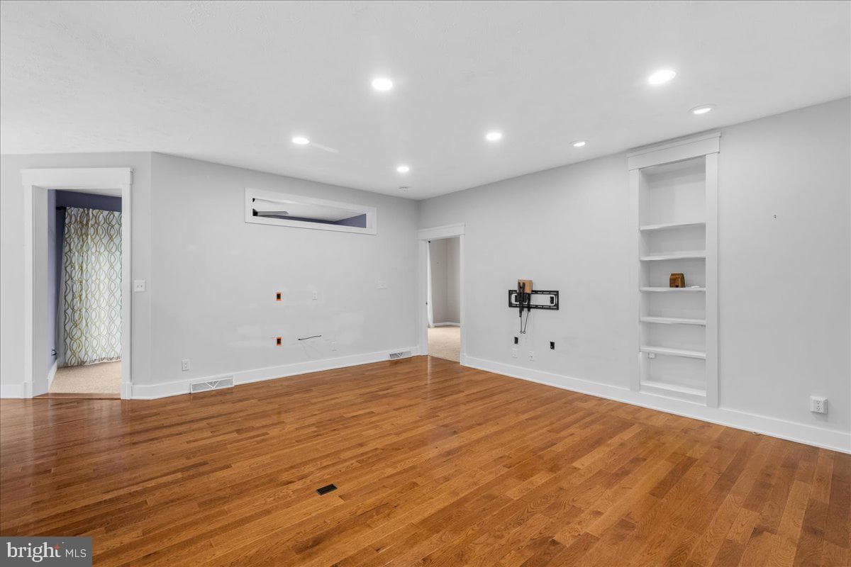 832 Winder Court photo 8