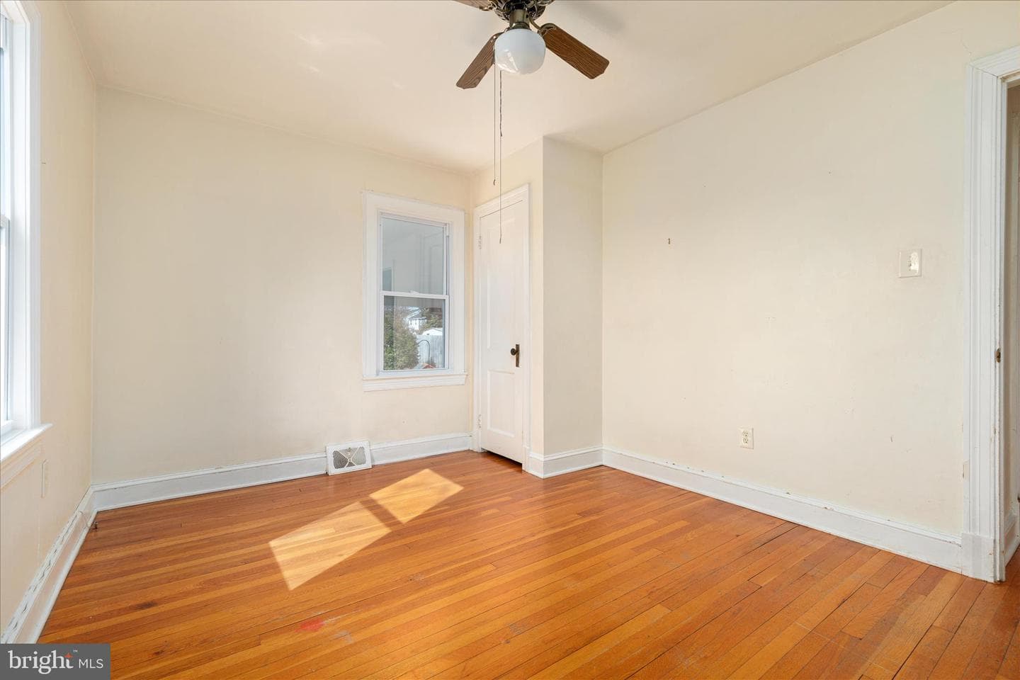 501 Battle Avenue photo 11