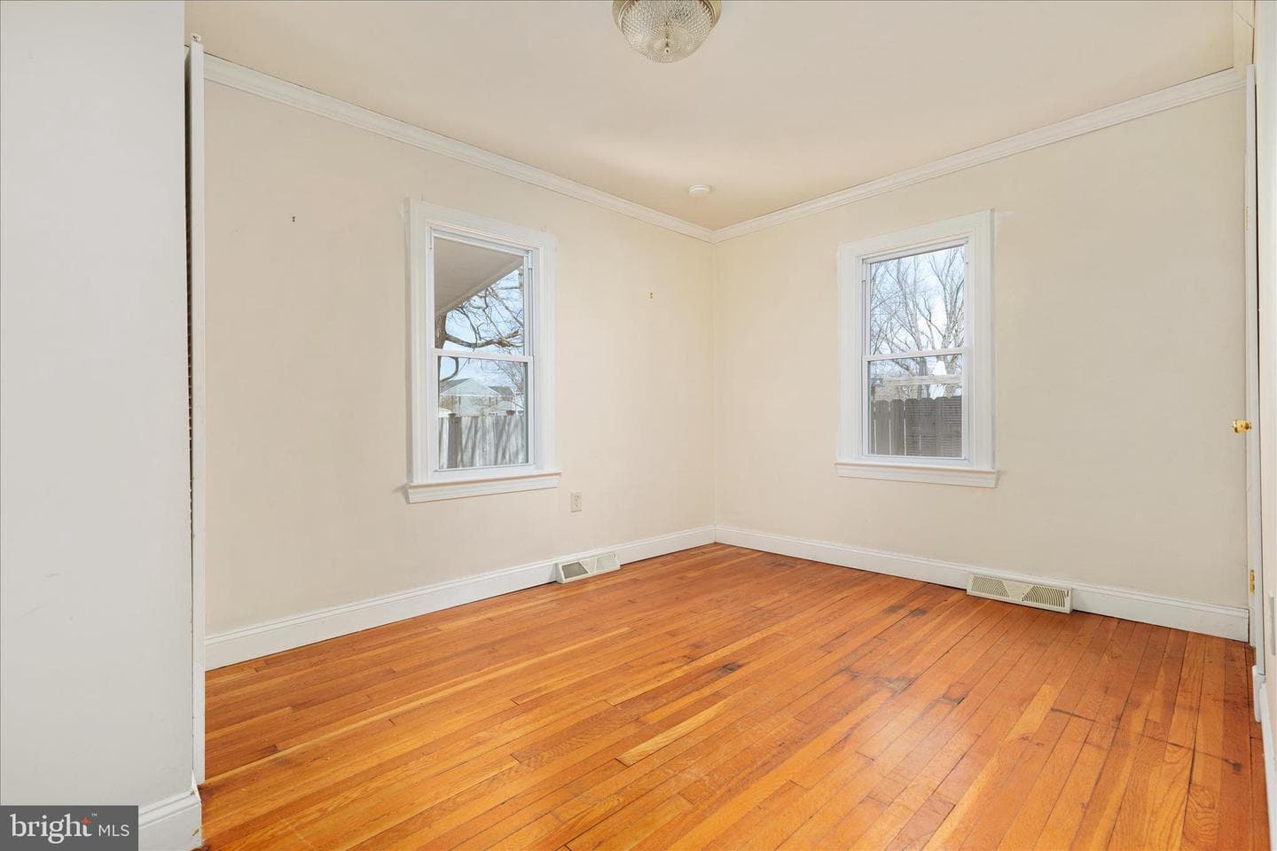 501 Battle Avenue photo 14