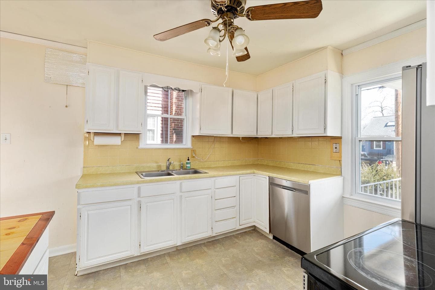 501 Battle Avenue photo 9