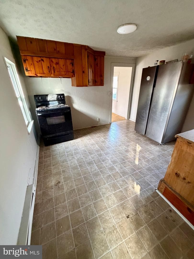528 Fremont Street photo 7