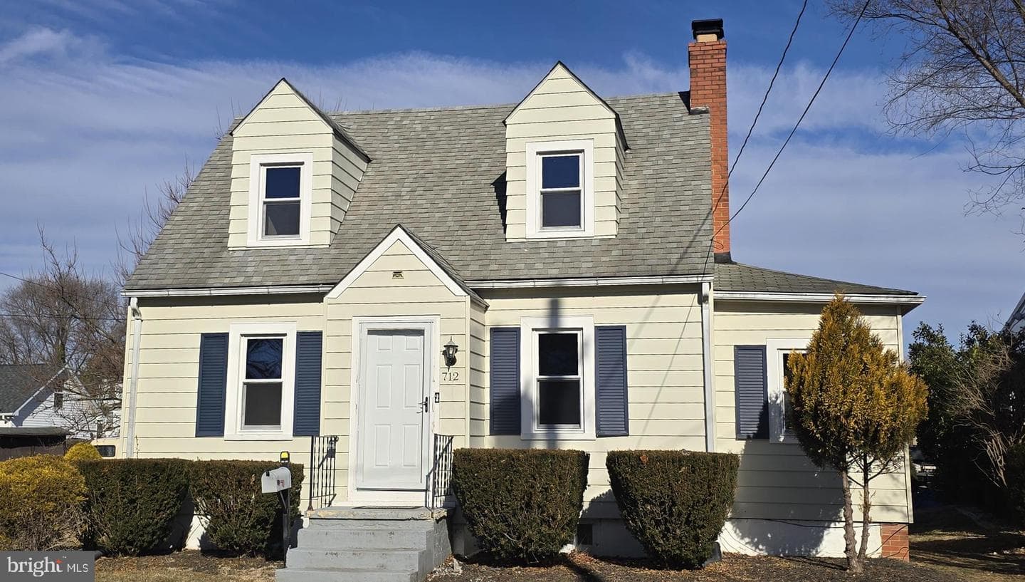 712 Frederick Avenue photo 1