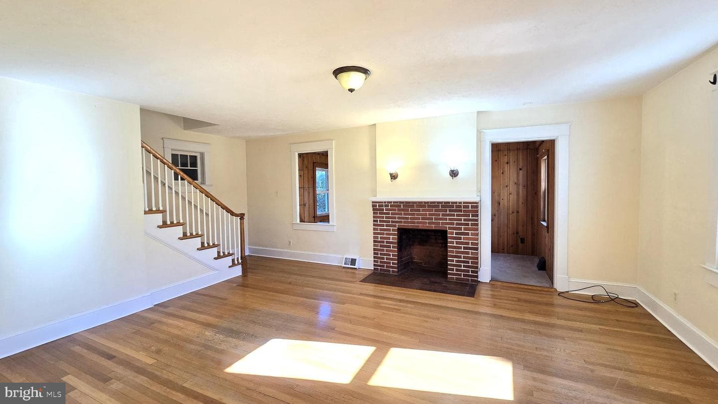 712 Frederick Avenue photo 10