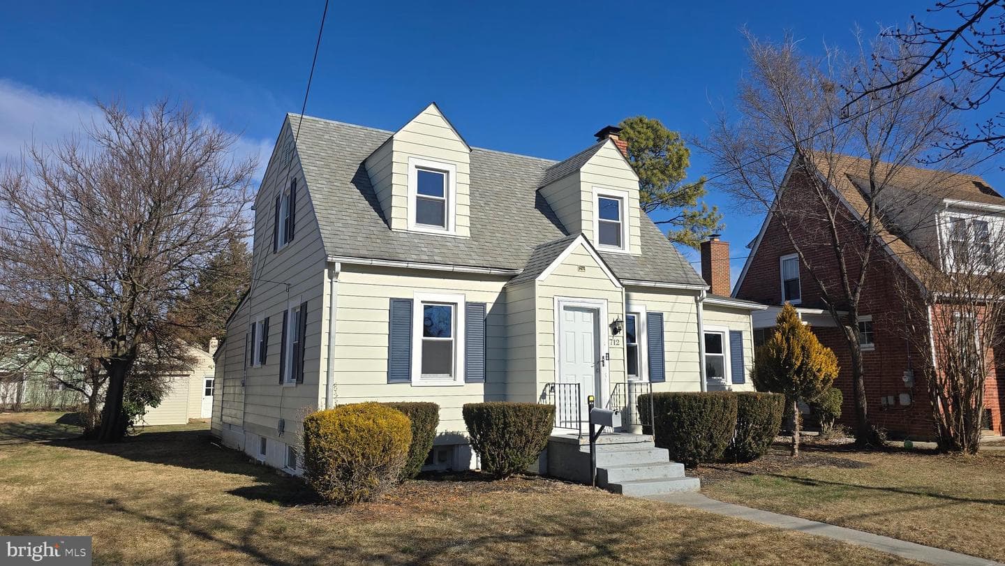 712 Frederick Avenue photo 2