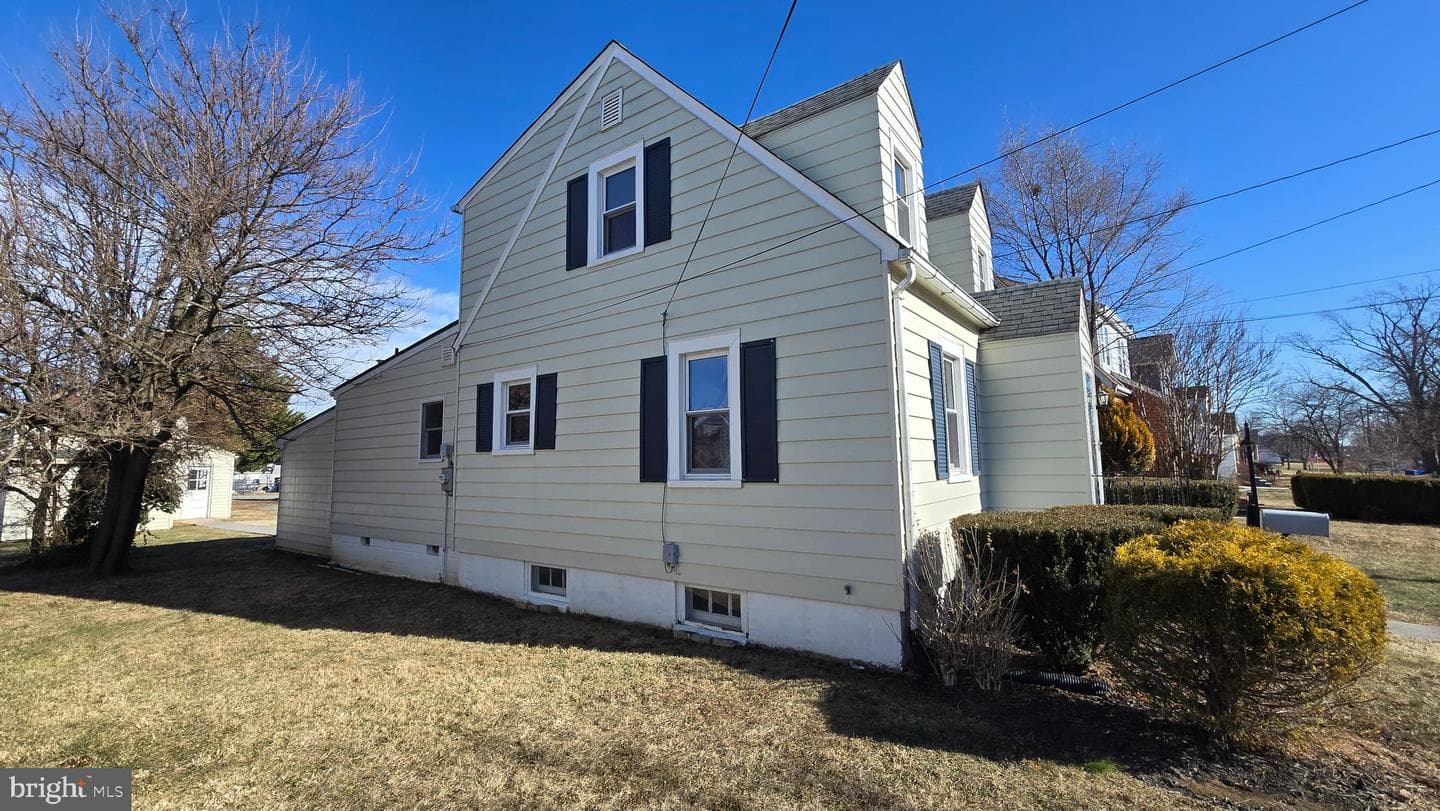 712 Frederick Avenue photo 3