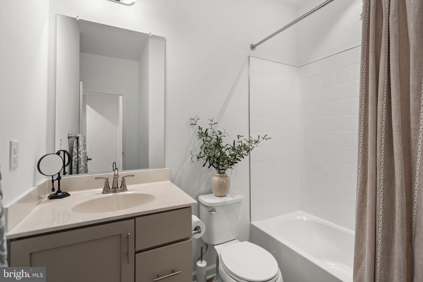 3137 Eton Place photo 20