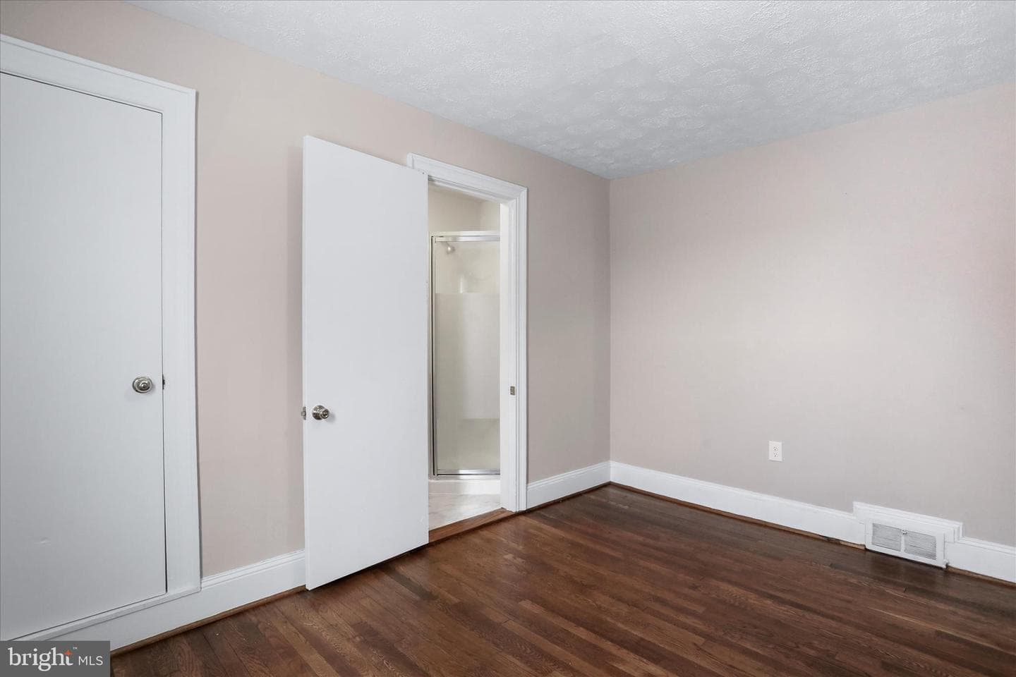 2519 Hockman Avenue photo 21