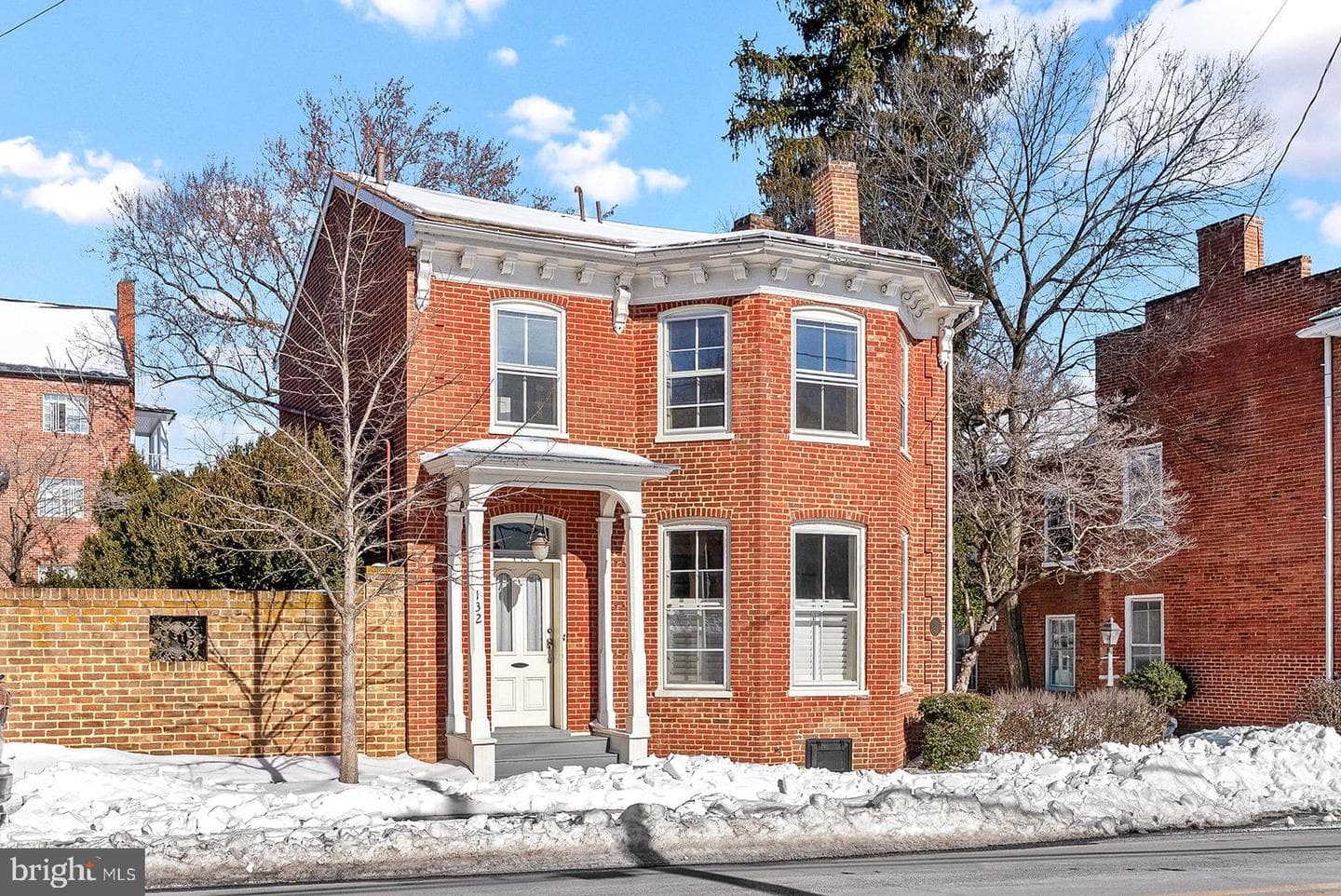 132 Amherst Street photo 2