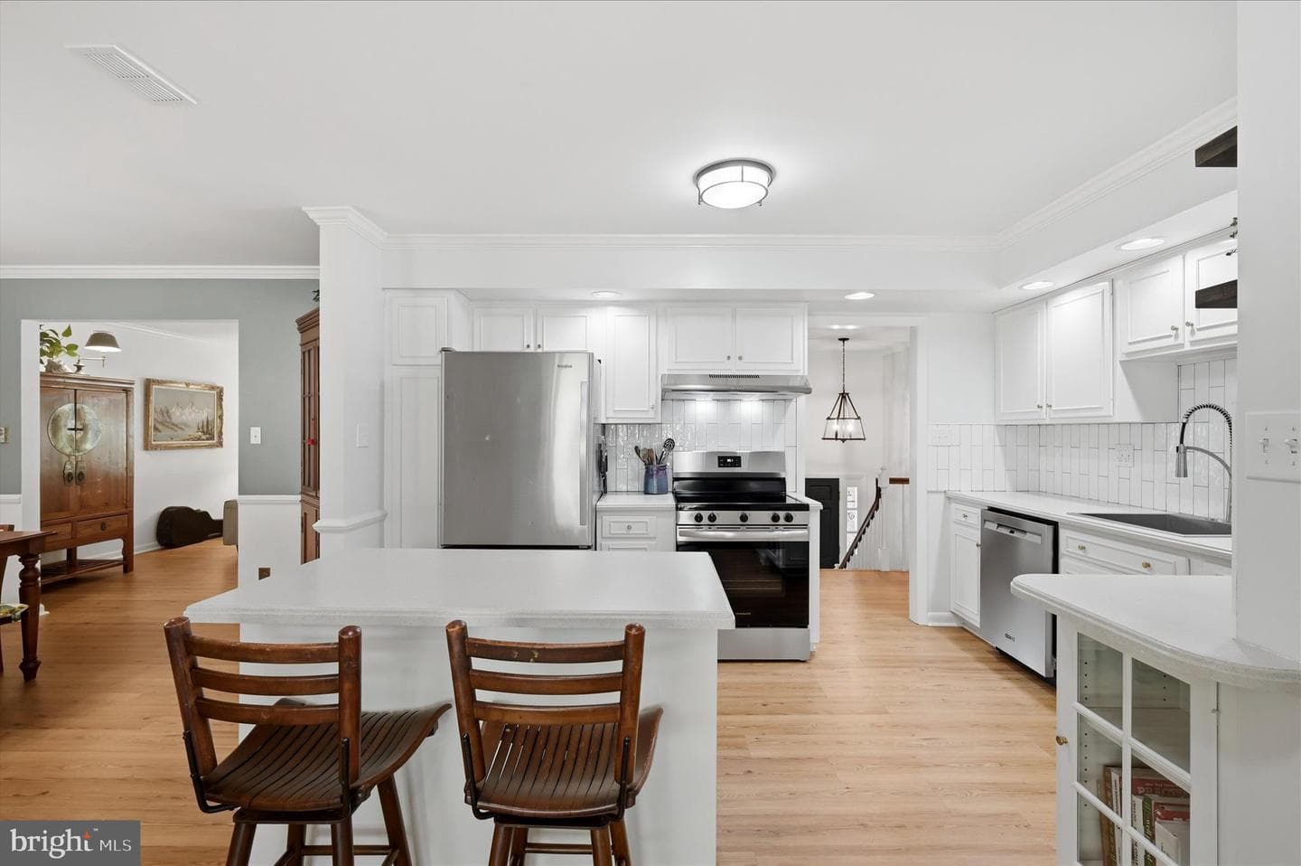 315 Walker Street photo 14