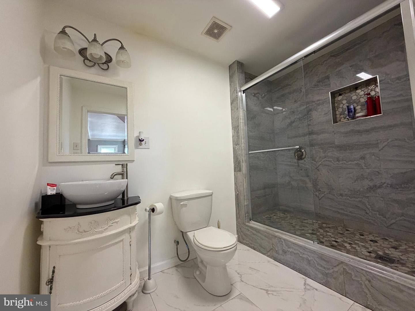2250 Roosevelt Boulevard photo 20