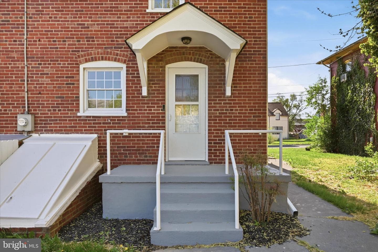625 Watson Avenue photo 31