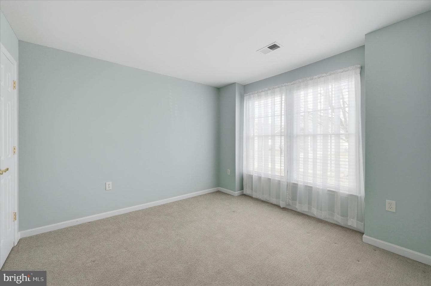 1851 Melvor Lane photo 17