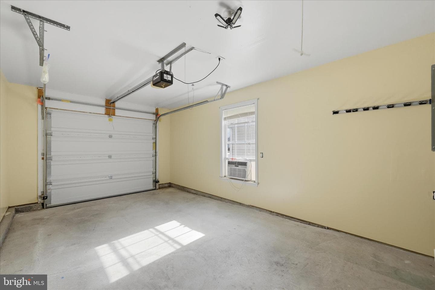 1851 Melvor Lane photo 25