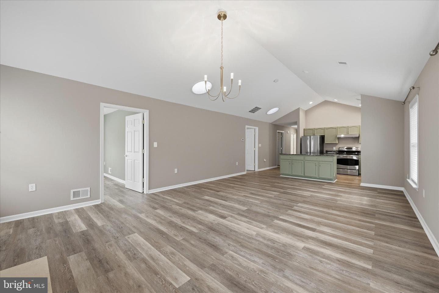1851 Melvor Lane photo 6