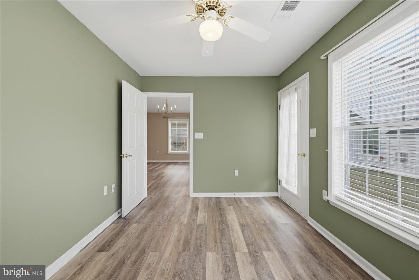 1851 Melvor Lane photo 9