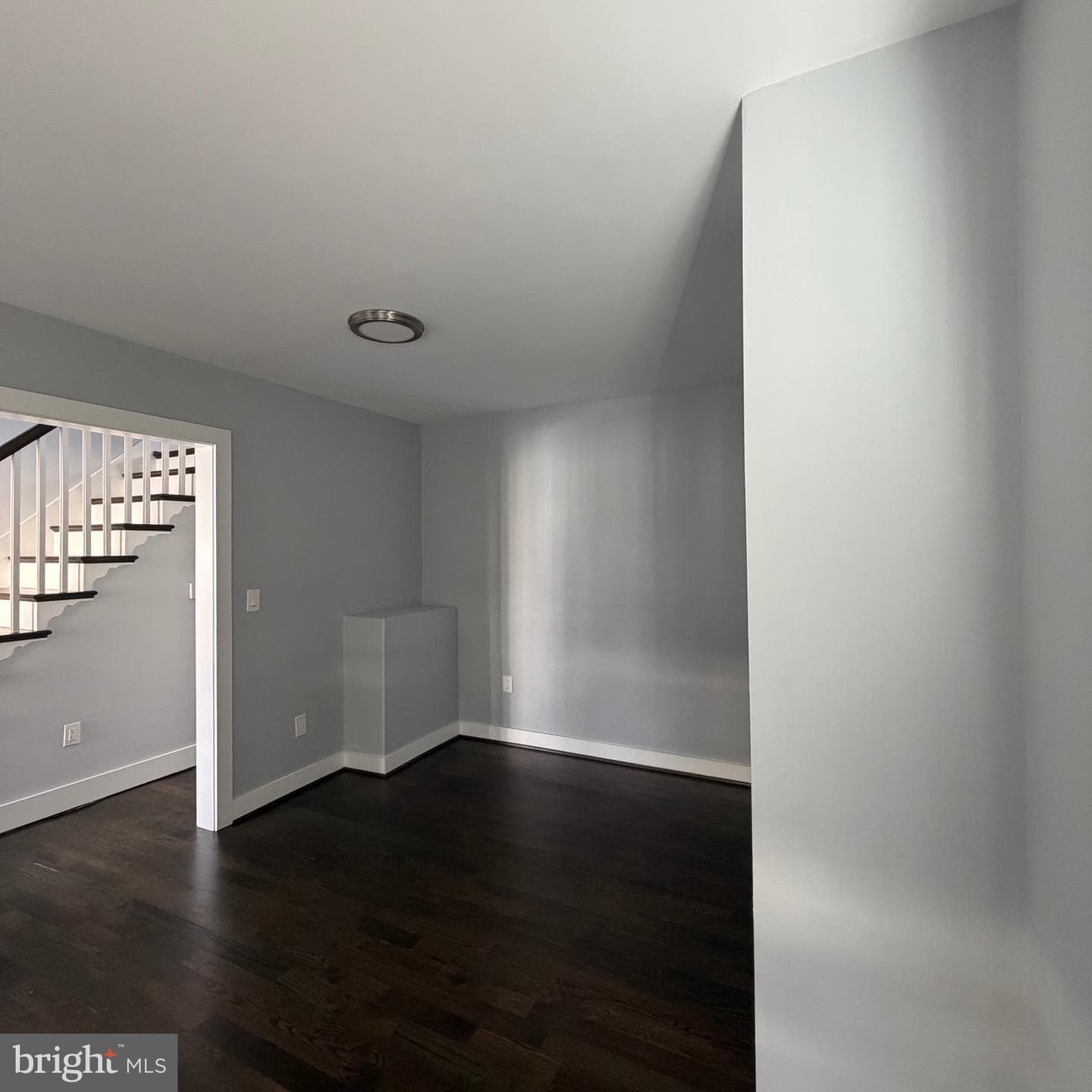 115 E Monmouth Street photo 10