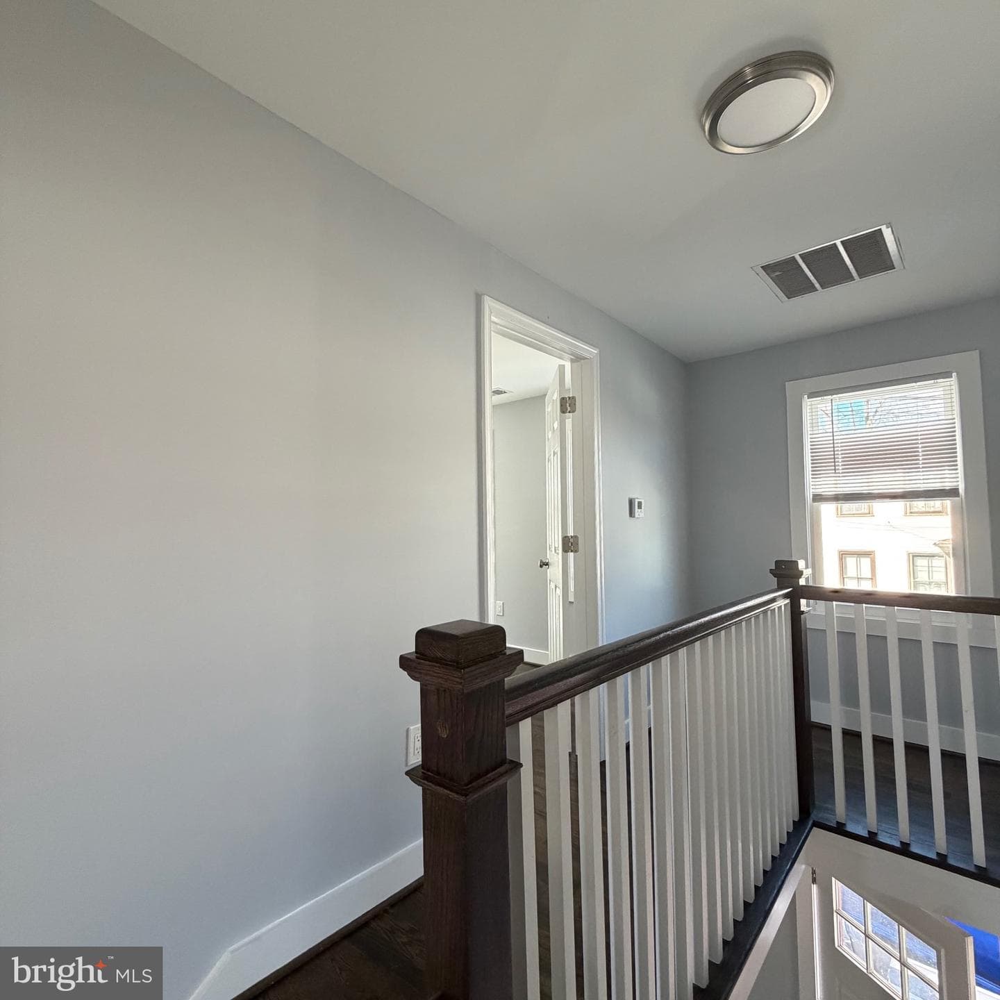115 E Monmouth Street photo 12