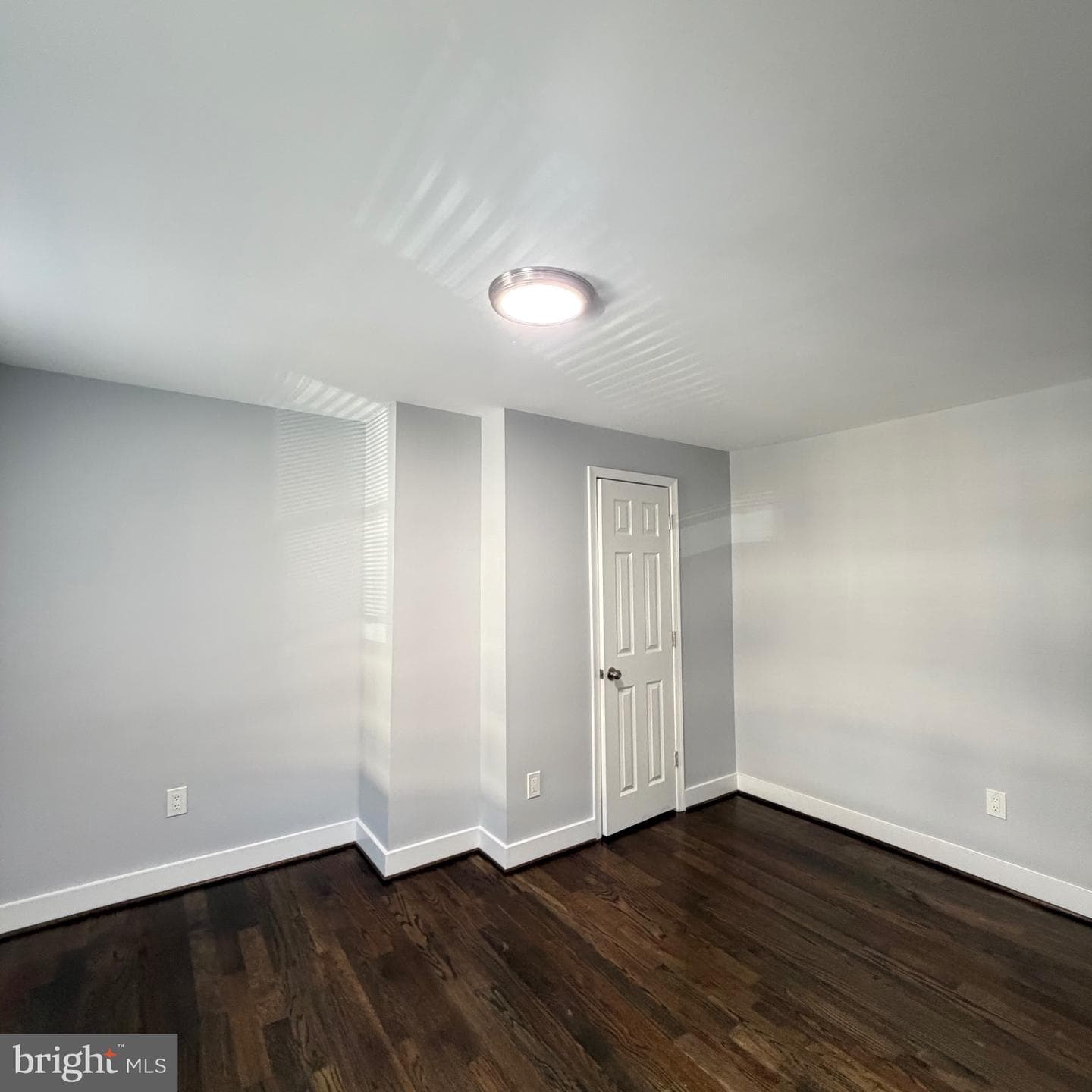 115 E Monmouth Street photo 14