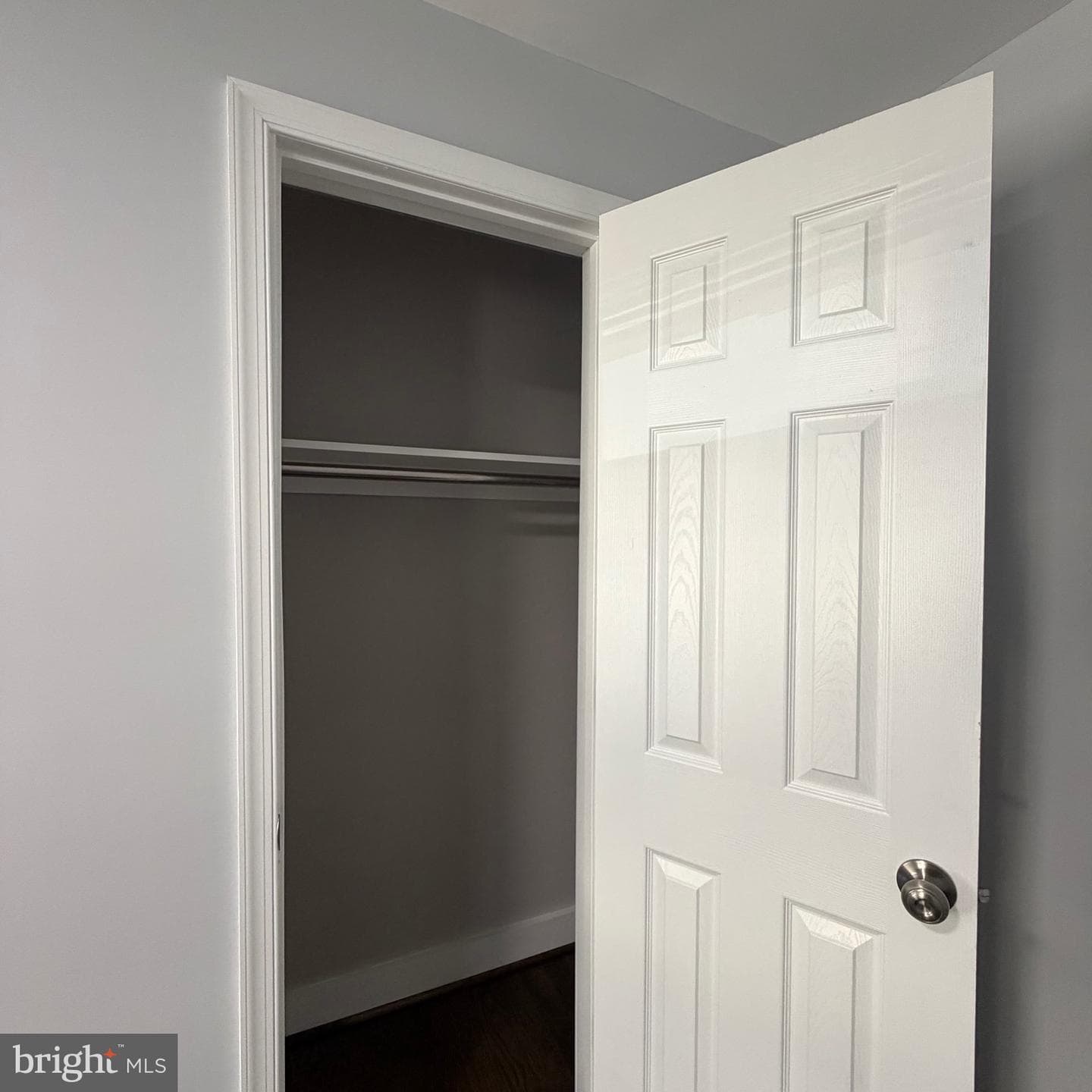 115 E Monmouth Street photo 15