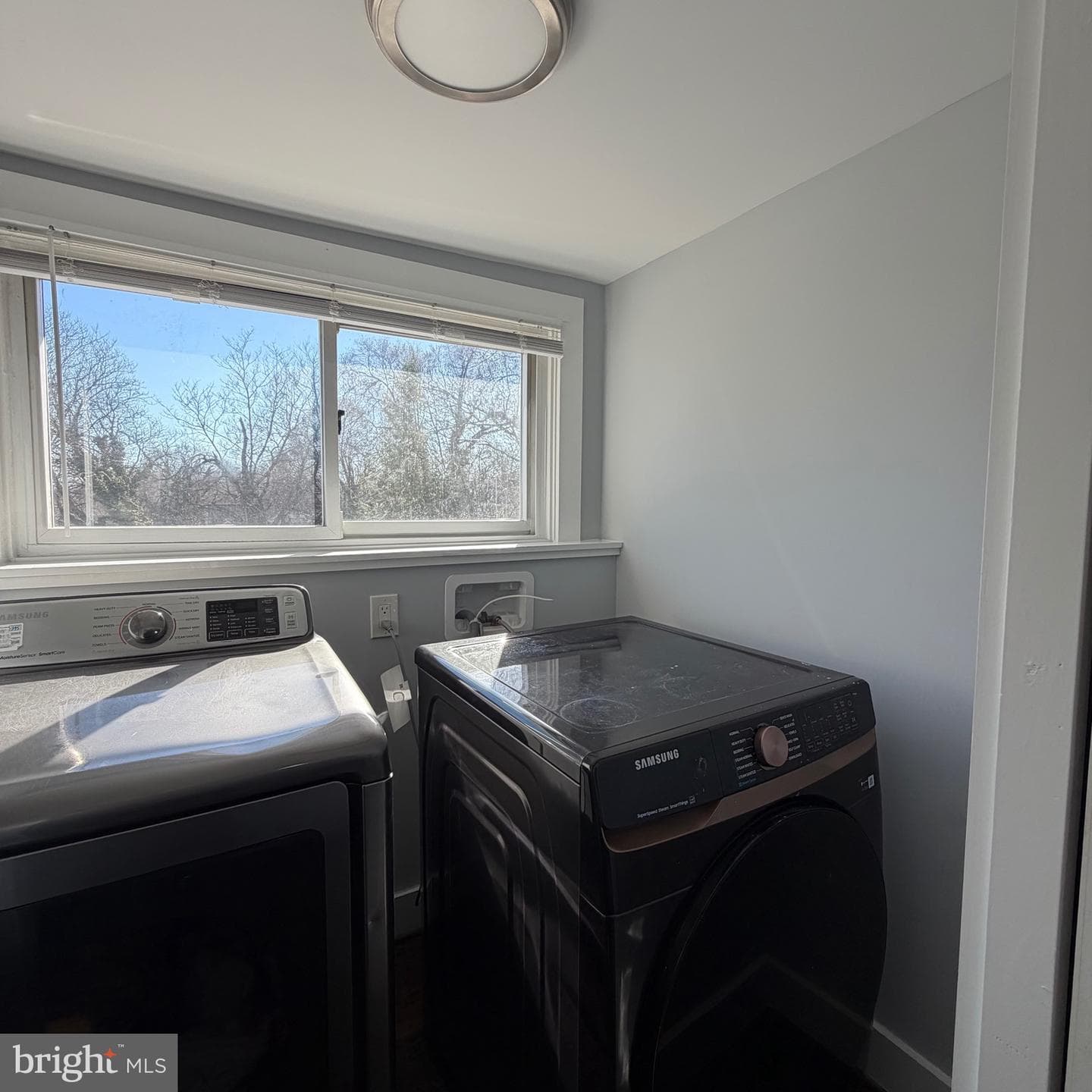 115 E Monmouth Street photo 21