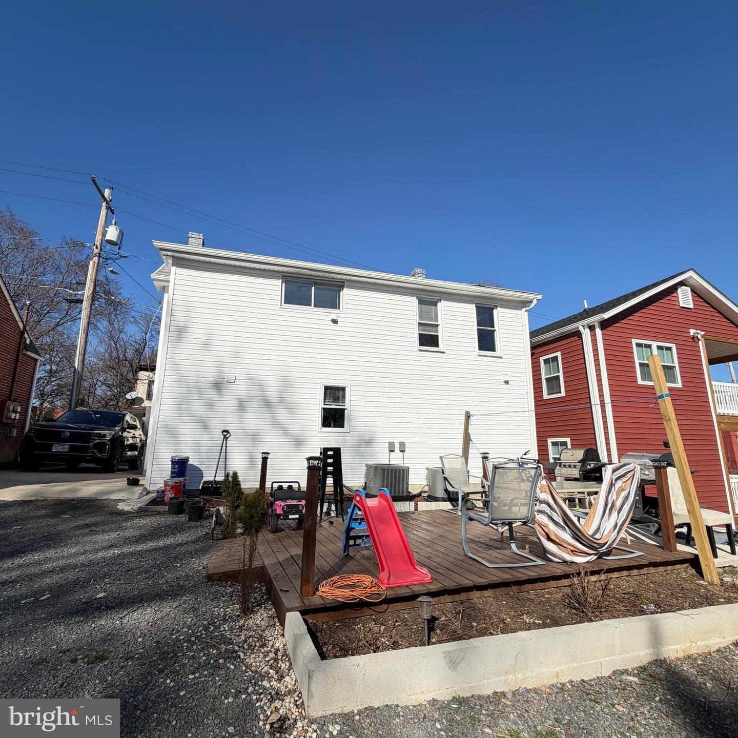 115 E Monmouth Street photo 25